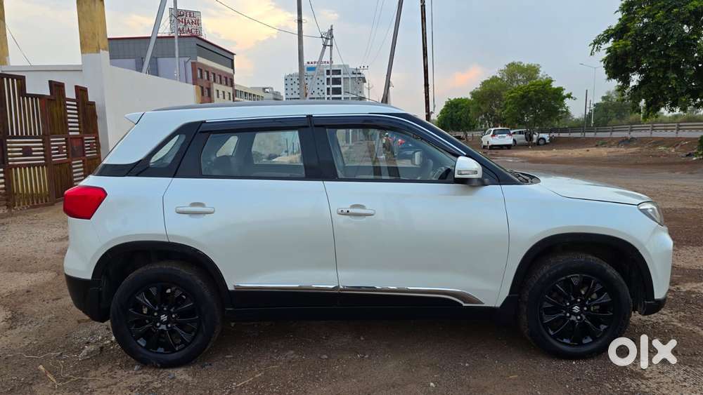 Maruti Suzuki Brezza Zxi Plus At, 2022, Petrol