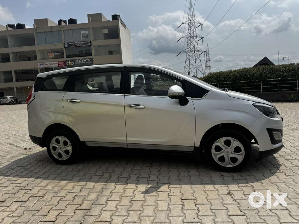 Mahindra Marazzo M4, 2018, Diesel