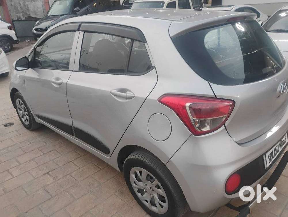 Hyundai Grand I10 Sportz, 2017, Petrol