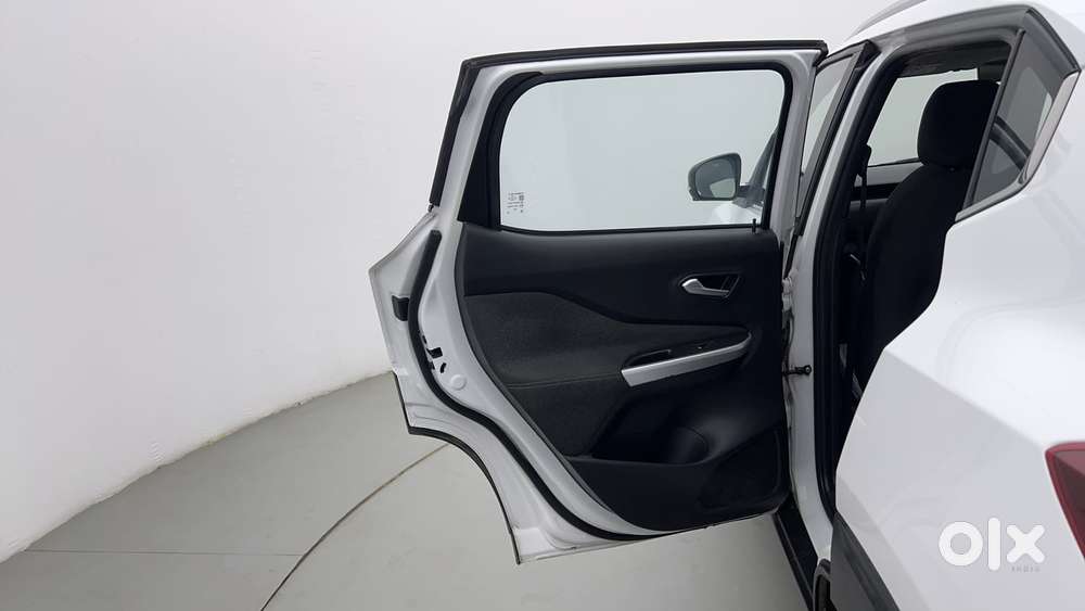 Nissan Magnite 1.0 Xv Turbo Cvt, 2022, Petrol