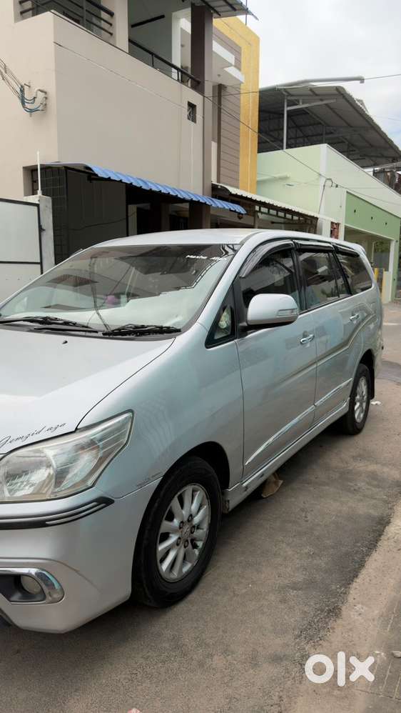 Toyota Innova 2014