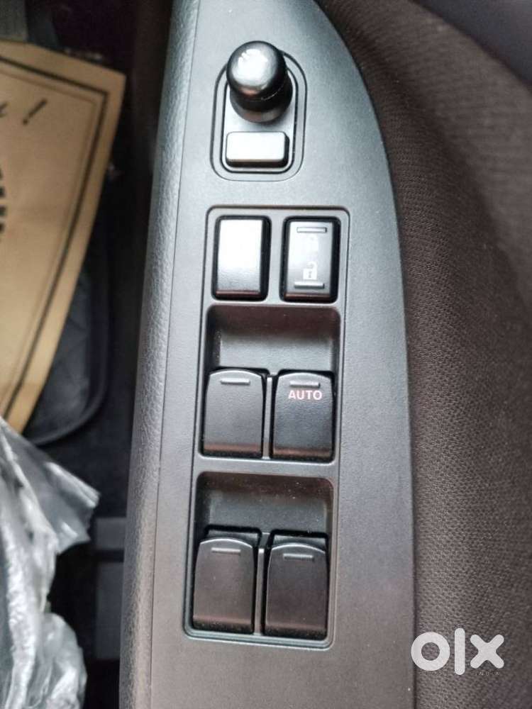 Maruti Suzuki Brezza 1.5 Vxi Smart Hybrid, 2025, Petrol