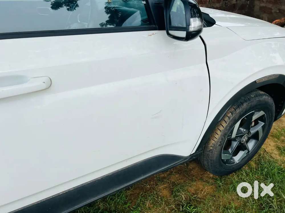 Hyundai Venue 2021 Manual Petrol 40000 Km