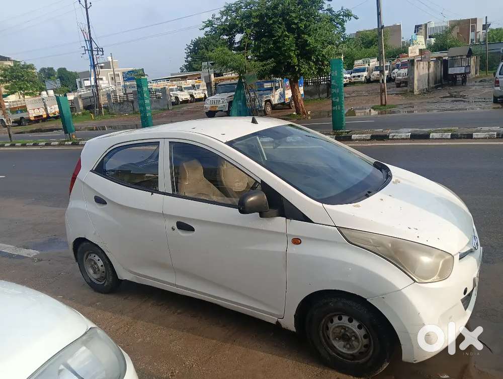 Hyundai Eon Magna+ 2012 Variant