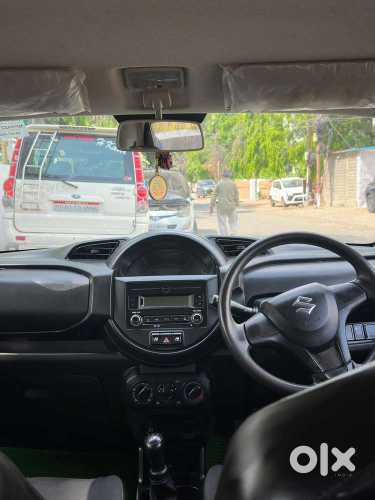 Maruti Suzuki S Presso Next To Showroom