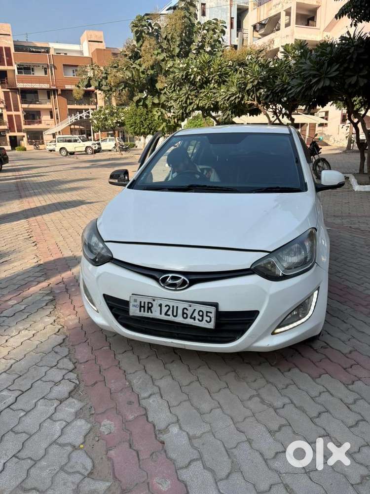 Hyundai I20 2013 Diesel 100000 Km Driven