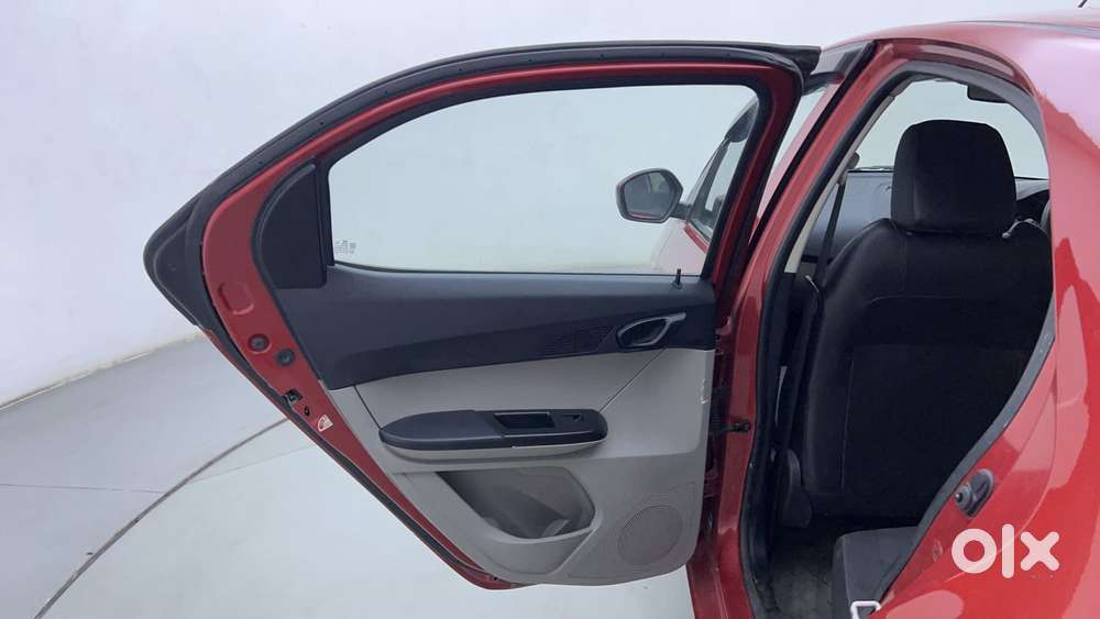 Tata Tiago Xza, 2019, Petrol