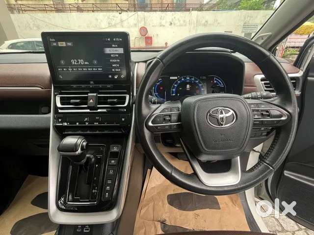 Toyota Innova Hycross 2.0 Zx (o) Hybrid 7 Str, 2024, Petrol