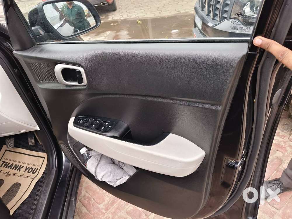 Model 28 March 2023 New Brand Hyundai Venue Car