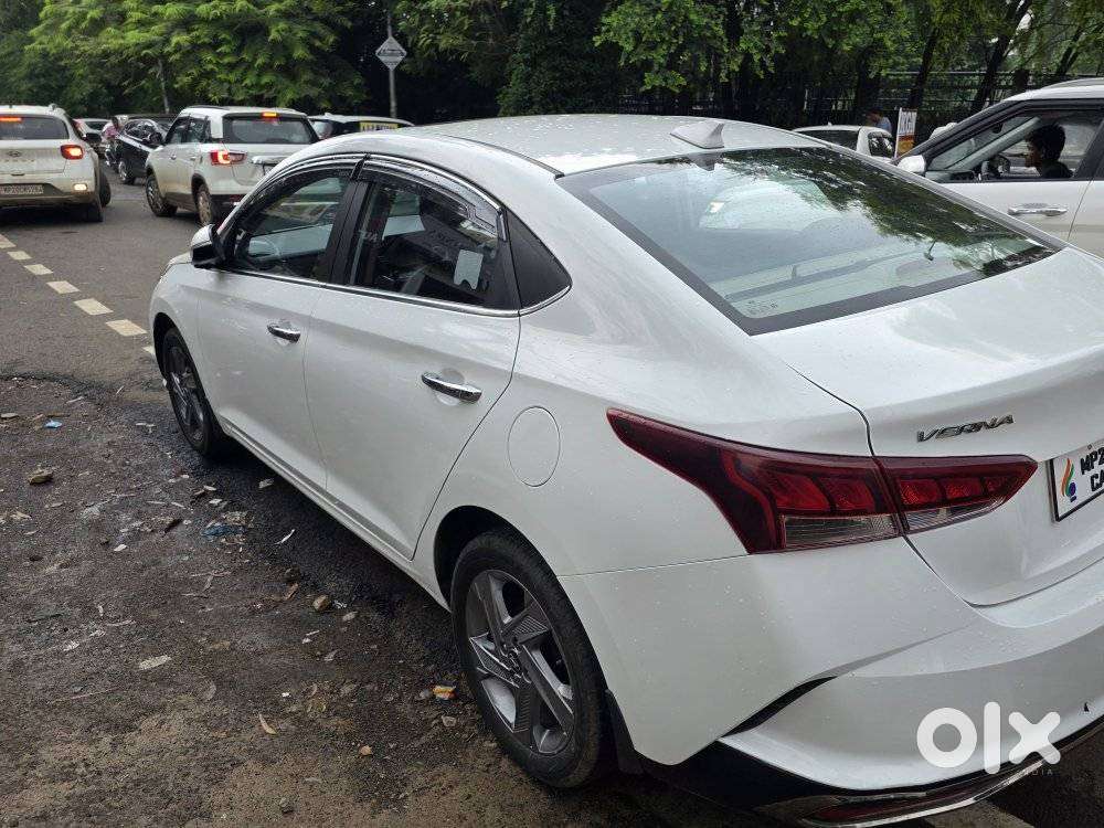 Hyundai Verna Sx 1.5 Petrol Ivt, 2022, Petrol