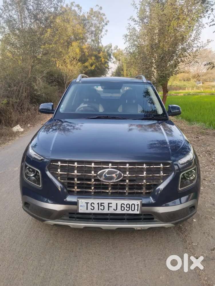 Hyundai Venue 2022 Diesel Well Maintained