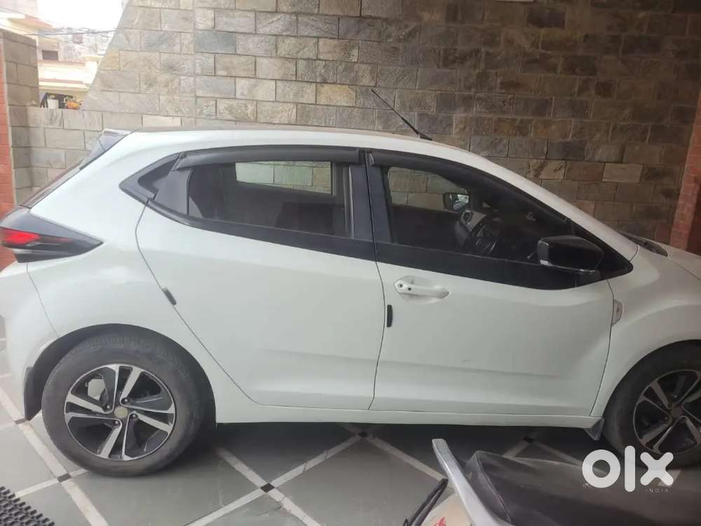 Tata Altroz Petrol 2020