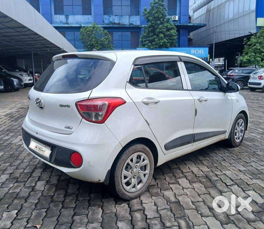 Hyundai Grand I10 Sportz(o) 1.2 Mt, 2017, Petrol
