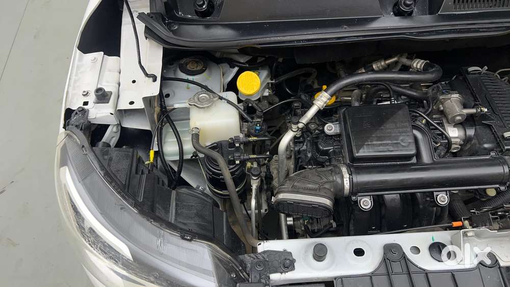 Renault Triber Rxt, 2022, Petrol