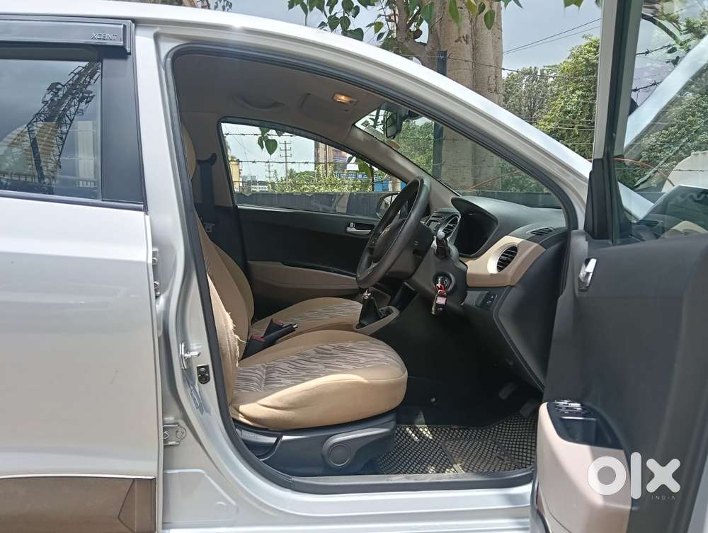 Hyundai Xcent 1.2l Kappa Dual Vtvt 5-speed Manual Base, 2015, Petrol