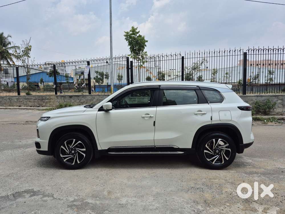 Maruti Suzuki Grand Vitara Smart Hybrid Alpha, 2025, Petrol