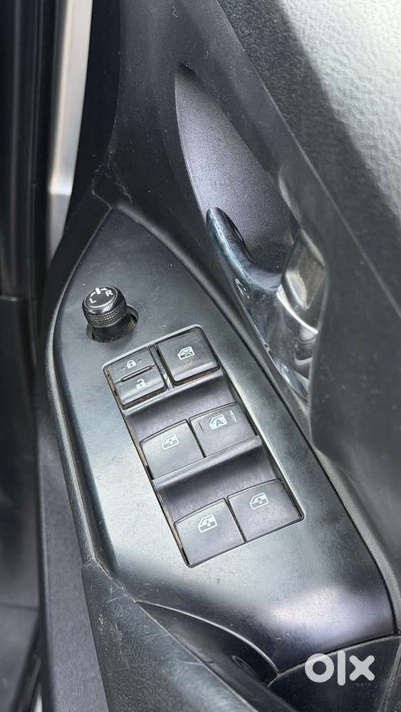 Toyota Innova Crysta 2.4 G Mt 8s, 2017, Diesel