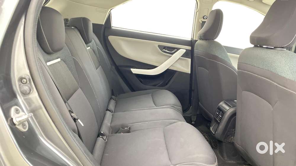 Tata Nexon Creative Plus 1.2 Revotron Petrol 6 Mt, 2023, Petrol