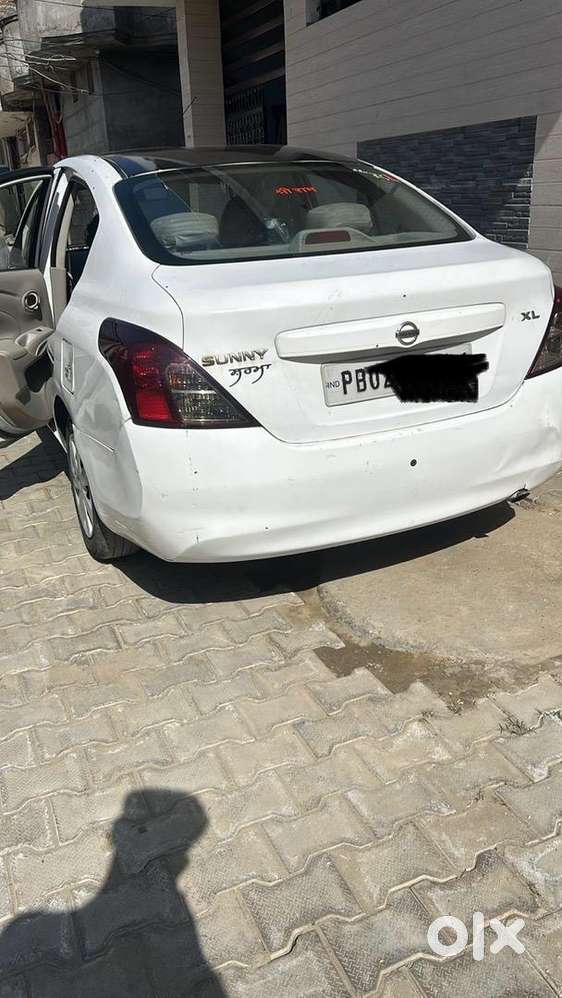 Nissan Sunny Petrol 2011