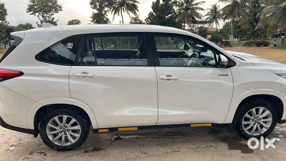 Toyota Innova Hycross 2023 Petrol  & Hybrids Well Maintained