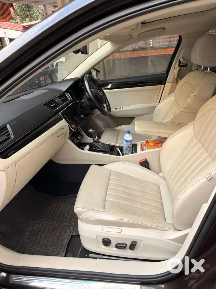 Skoda Superb 2017 L&kpetrol 28000 Km Driven