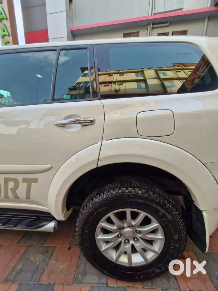 Mitsubishi Pajero Sport 2.5 2015