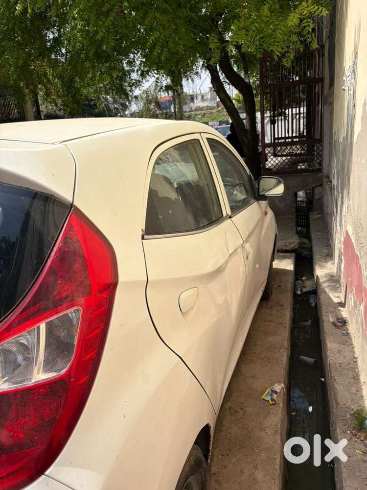 Hyundai Eon 2017 Petrol 350000 Km Driven