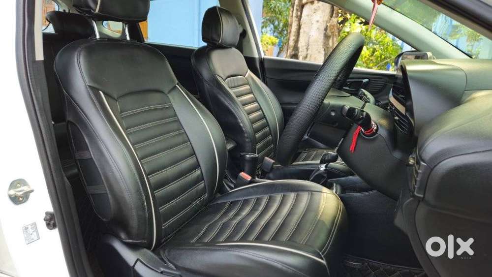 Hyundai I20 Asta (o) 1.2 Mt, 2022, Petrol