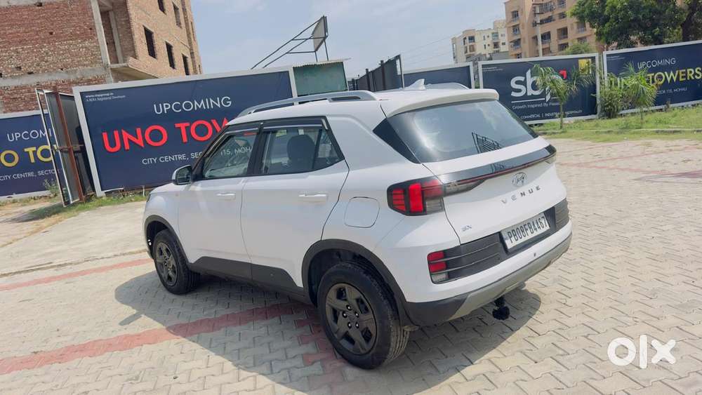 Hyundai Venue 1.2 S Plus, 2023, Petrol