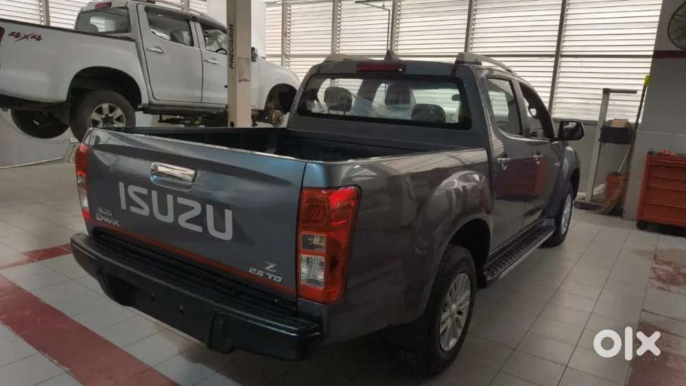 Isuzu S-cab Z Top Model Diesel 2026