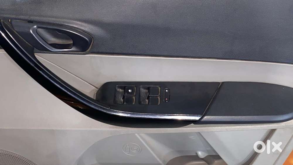 Tata Tiago 1.2 Revotron Xm, 2018, Petrol