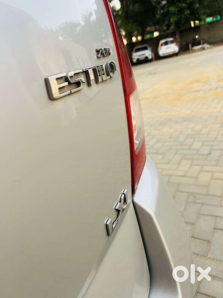 Maruti Suzuki Estilo Lxi Bs-iv, 2011, Petrol