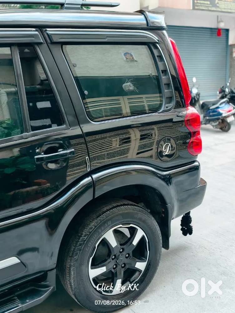 Mahindra Scorpio Classic 2023 Diesel Classic Manual