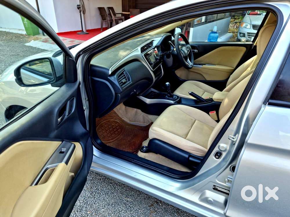 Honda City V At I-vtec, 2015, Petrol