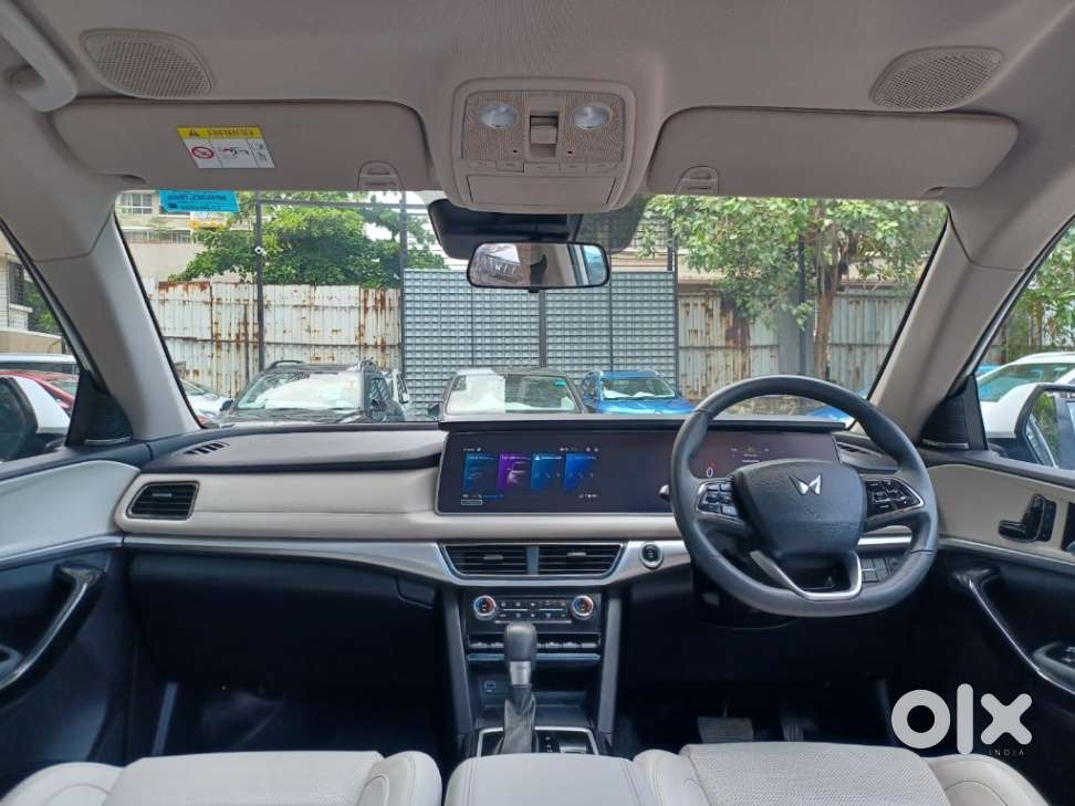 Mahindra Xuv700 2.0 Ax 7 Petrol At Luxury Pack Str, 2024, Petrol