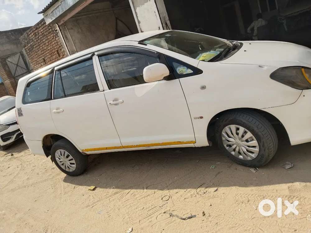 Toyota Innova 2011