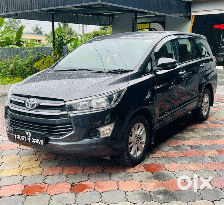 Toyota Innova Crysta 2.4 G Mt 8s, 2017, Diesel