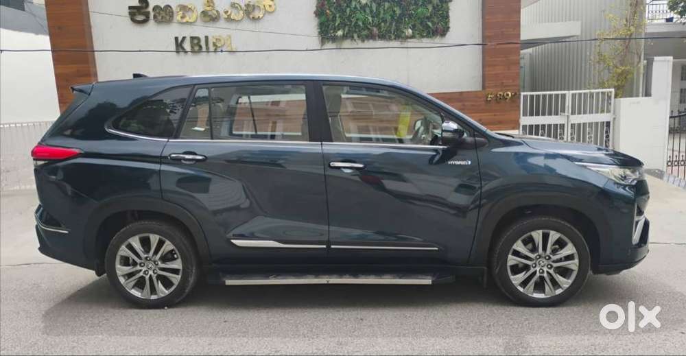 Toyota Innova Hycross 2.0 Zx Hybrid 7 Str, 2024, Petrol