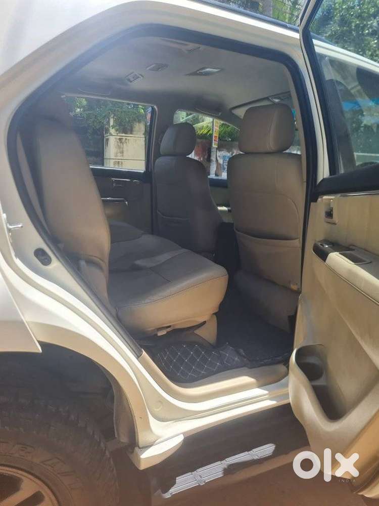 Toyota Fortuner 4x2 Manual, 2014, Diesel