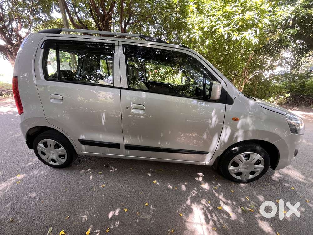 Maruti Suzuki Wagon R VXI AMT Opt 1.2, 2017, Petrol