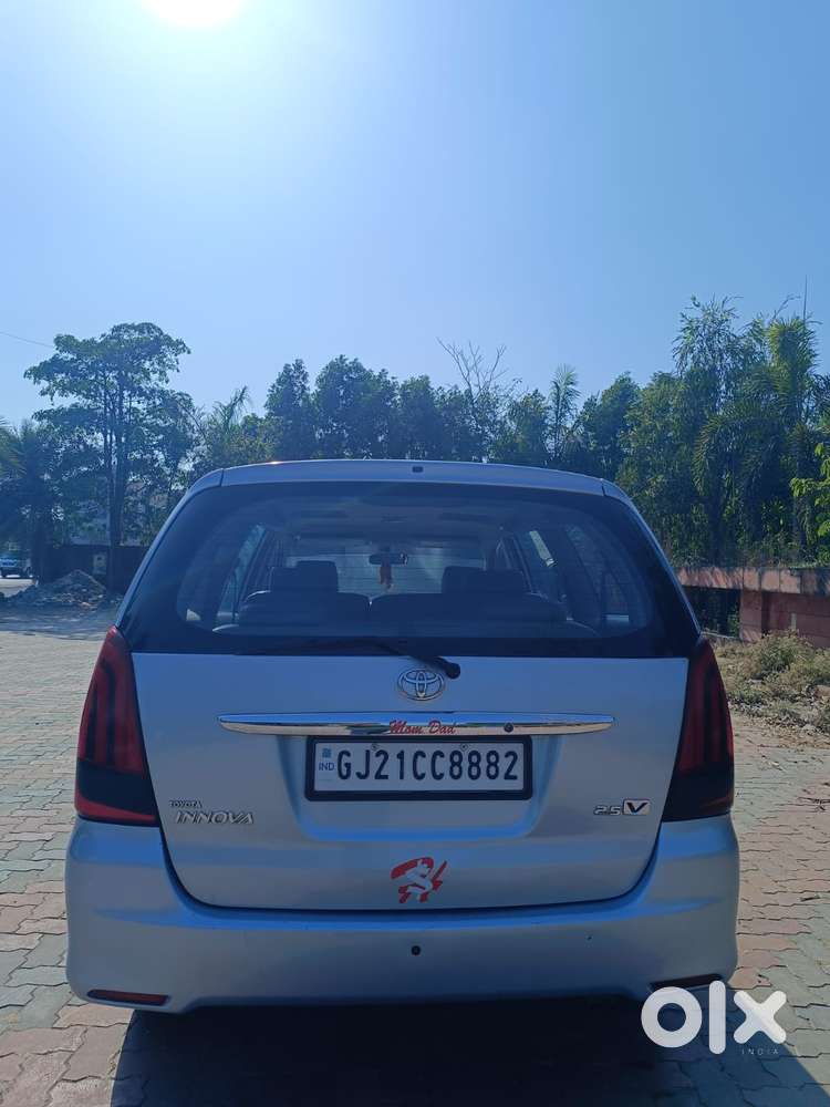 Toyota Innova 2004-2011 2.5 V Diesel 8-seater, 2010, Diesel