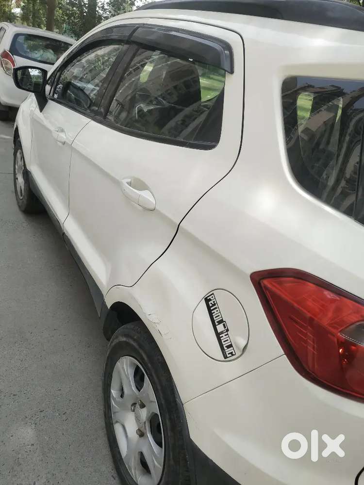 Ford Ecosport Dec 2014 (bsiv) Petrol Well Maintained