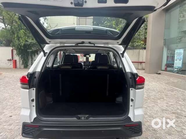 Toyota Innova Hycross 2.0 Zx Hybrid 7 Str, 2024, Petrol