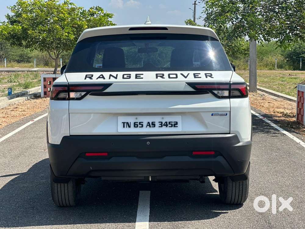 Maruti Suzuki Brezza 1.5 Lxi Smart Hybrid, 2023, Petrol