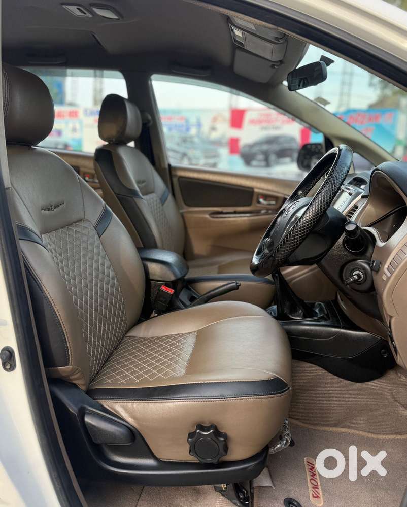 Toyota Innova 2009-2011 2.5 E 7 Str, 2016, Diesel