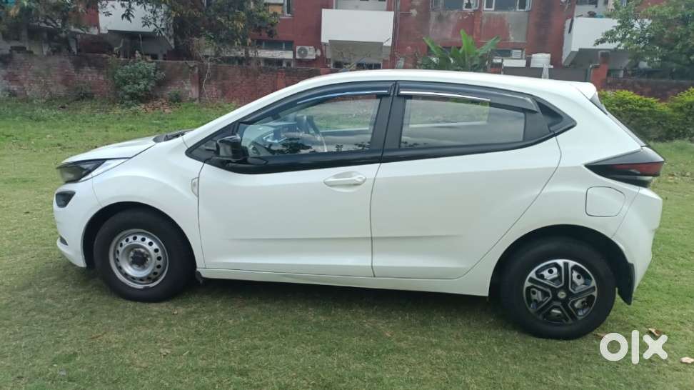 Tata Altroz 1.2 Xe, 2020