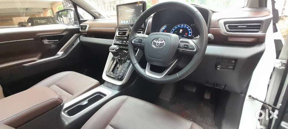 Toyota Innova Hycross 2.0 Zx Hybrid 7 Str, 2024, Cng & Hybrids