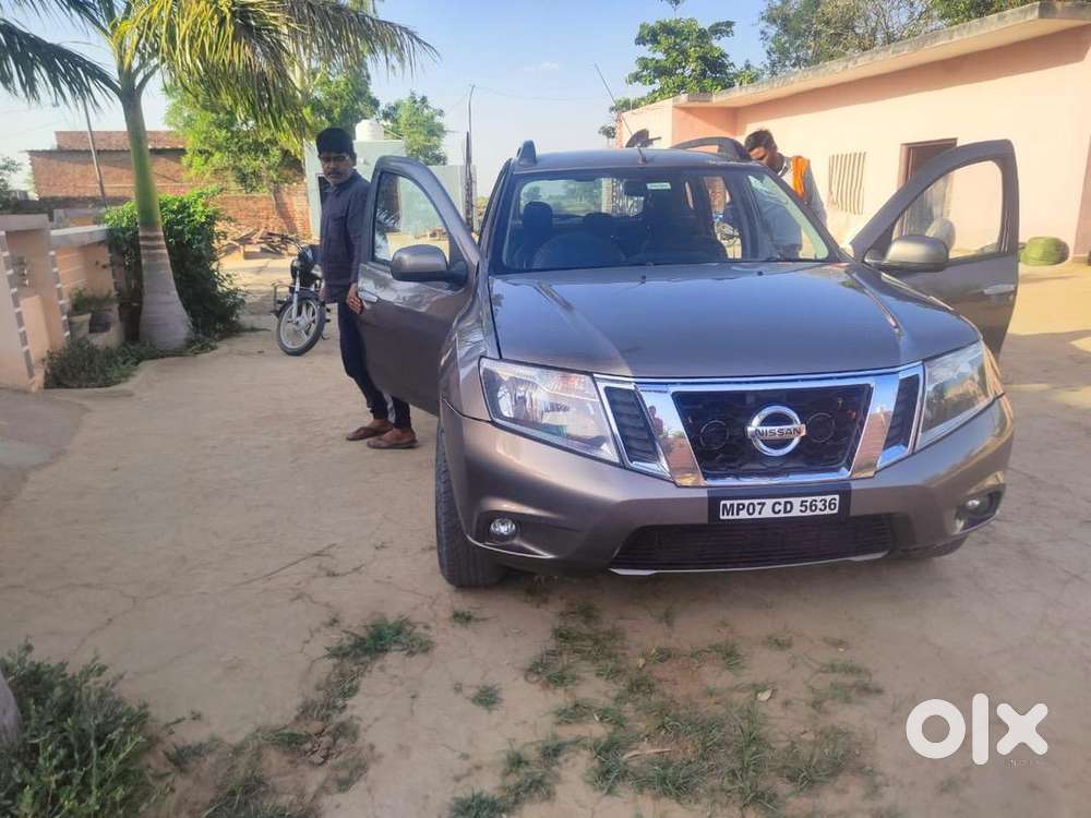 Nissan Terrano 2015 Diesel 120000 Km Driven
