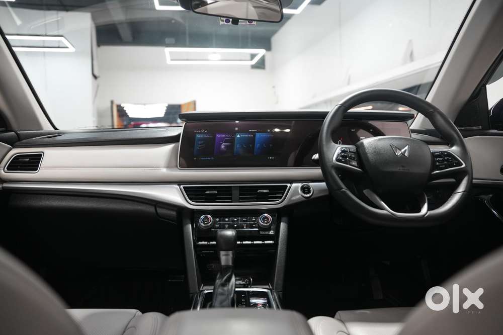 Mahindra Xuv700 2.2 Ax 7 Diesel At Luxury Pack Str, 2023, Diesel