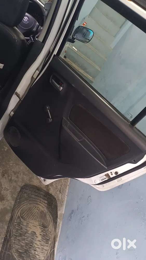 Good Condition All Pepar Complete Km 75839 With Record